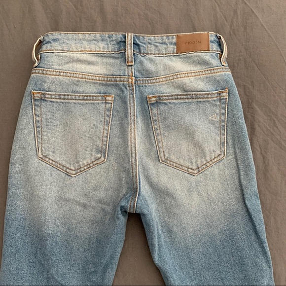 Hidden Ripped Jeans - Picture 4 of 5